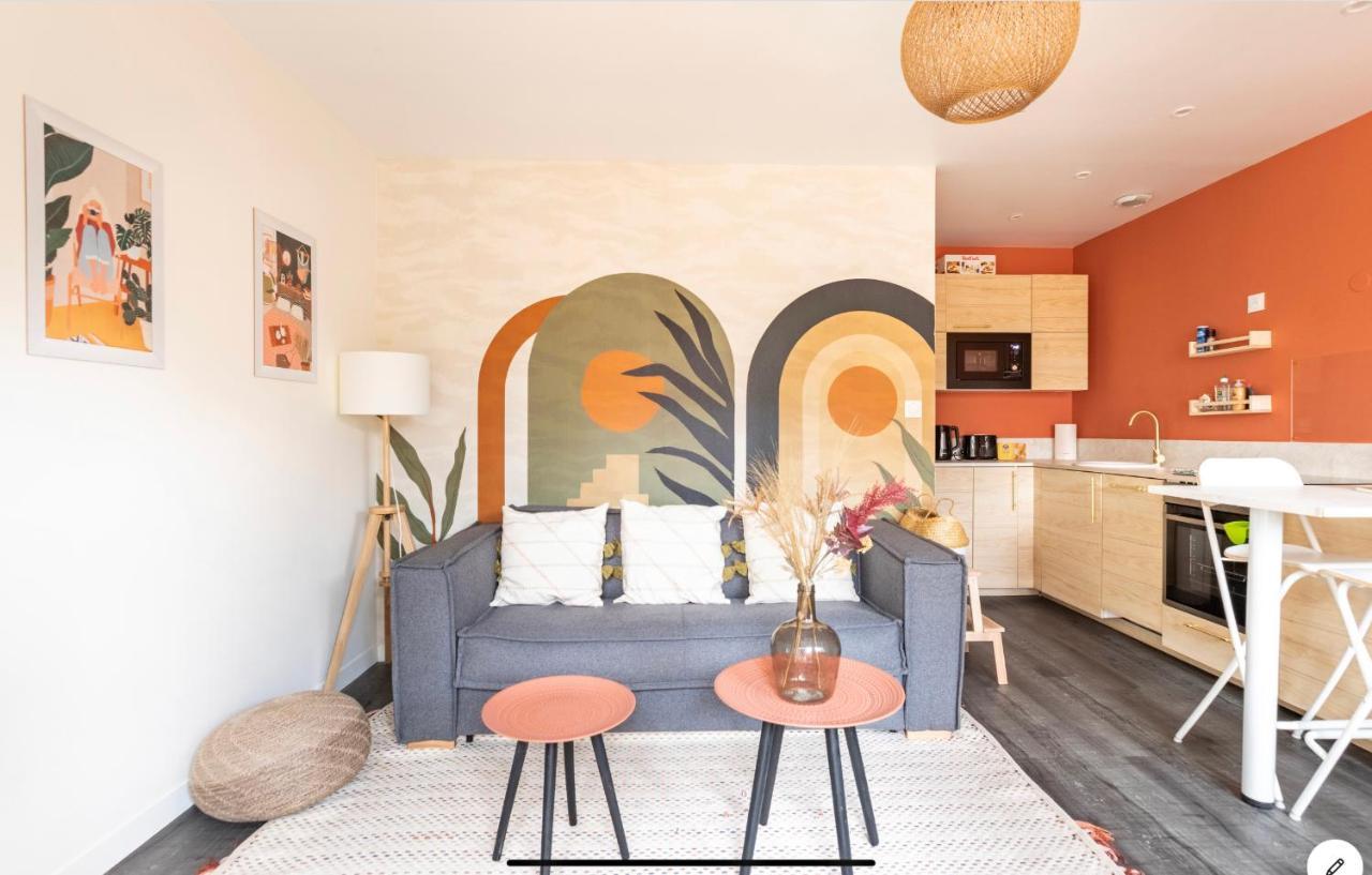 Le 102, Maison Avec Terrasse Et Parking Gare De Ruan Exterior foto
